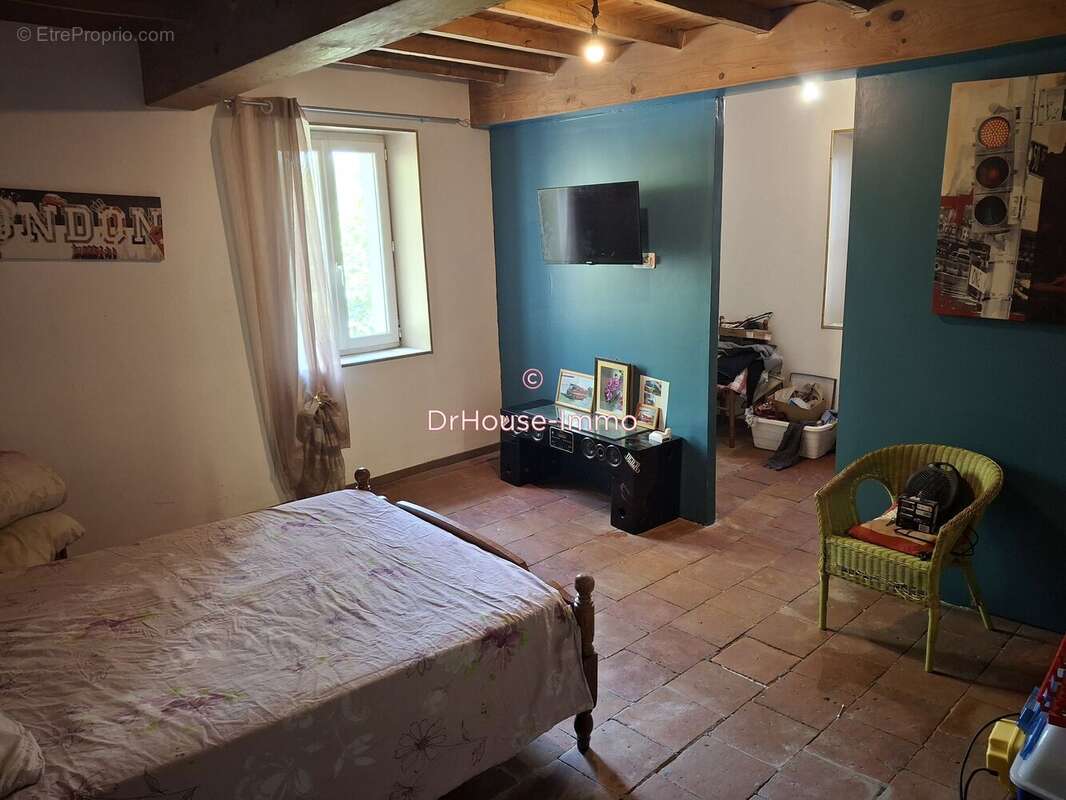 Maison à LABESSIERE-CANDEIL