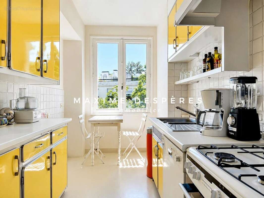 Appartement à NEUILLY-SUR-SEINE