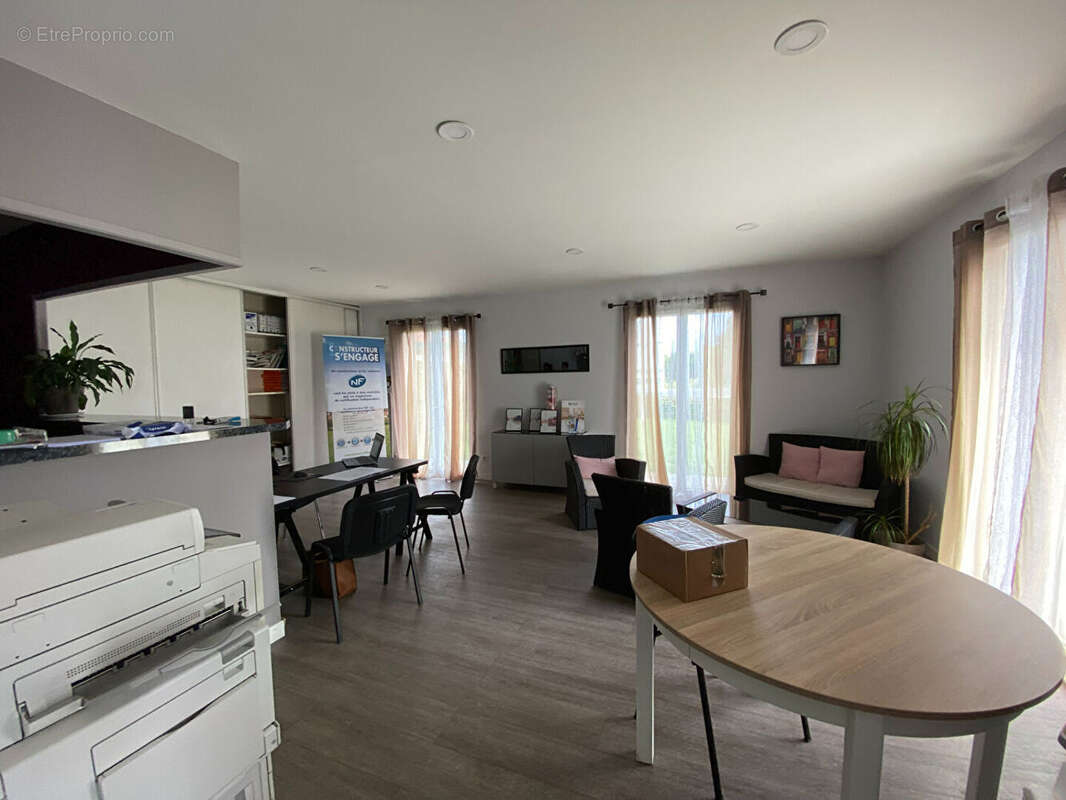 Maison 128 m² à Semeac  - photo 4