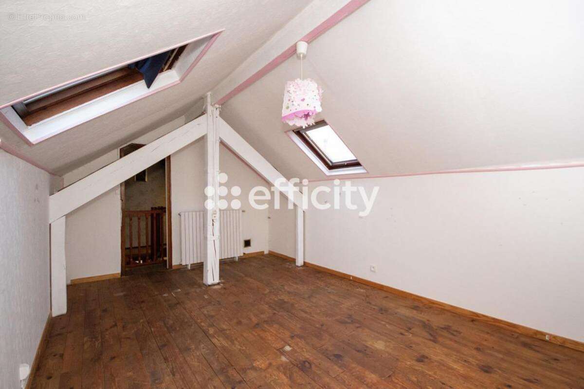 Maison à LA NOCLE-MAULAIX