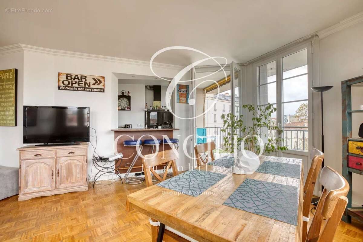 La Garenne-Colombes – Élégant 3 pièces de 82 m² avec balcon de 10 m², vue dégagée et beaux volumes - photo 11