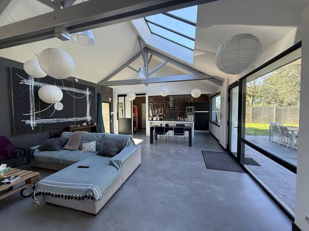 Maison à SAINT-ETIENNE-DE-MONTLUC