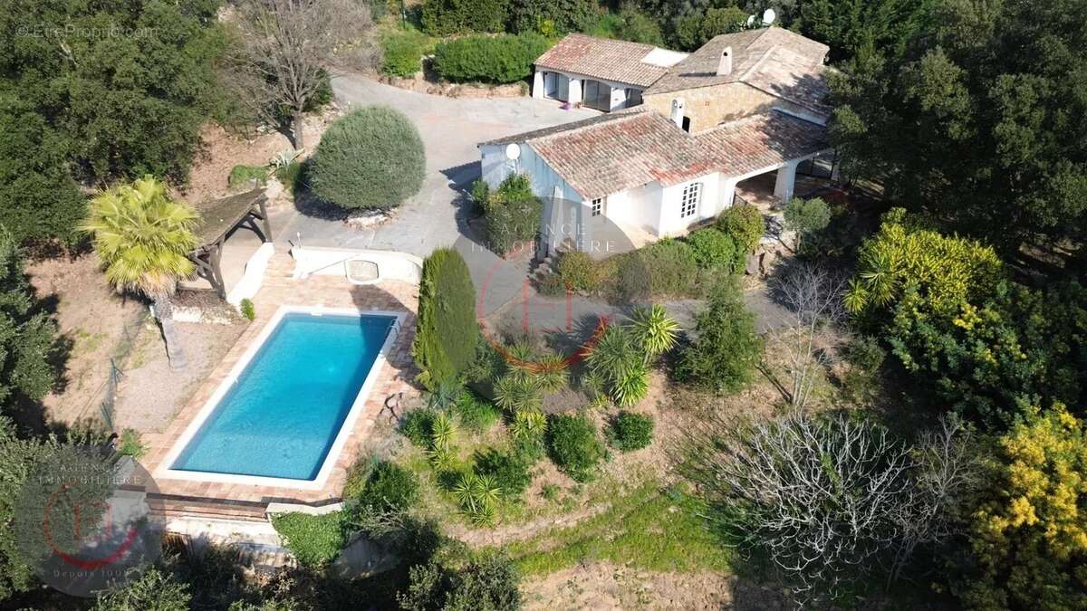 Maison à LES ADRETS-DE-L&#039;ESTEREL