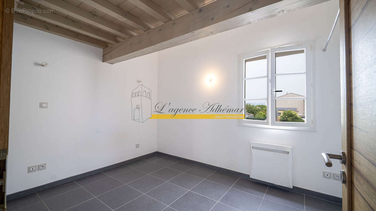 Montélimar, quartier Saint James, à vendre duplex avec terrasse. - photo 7