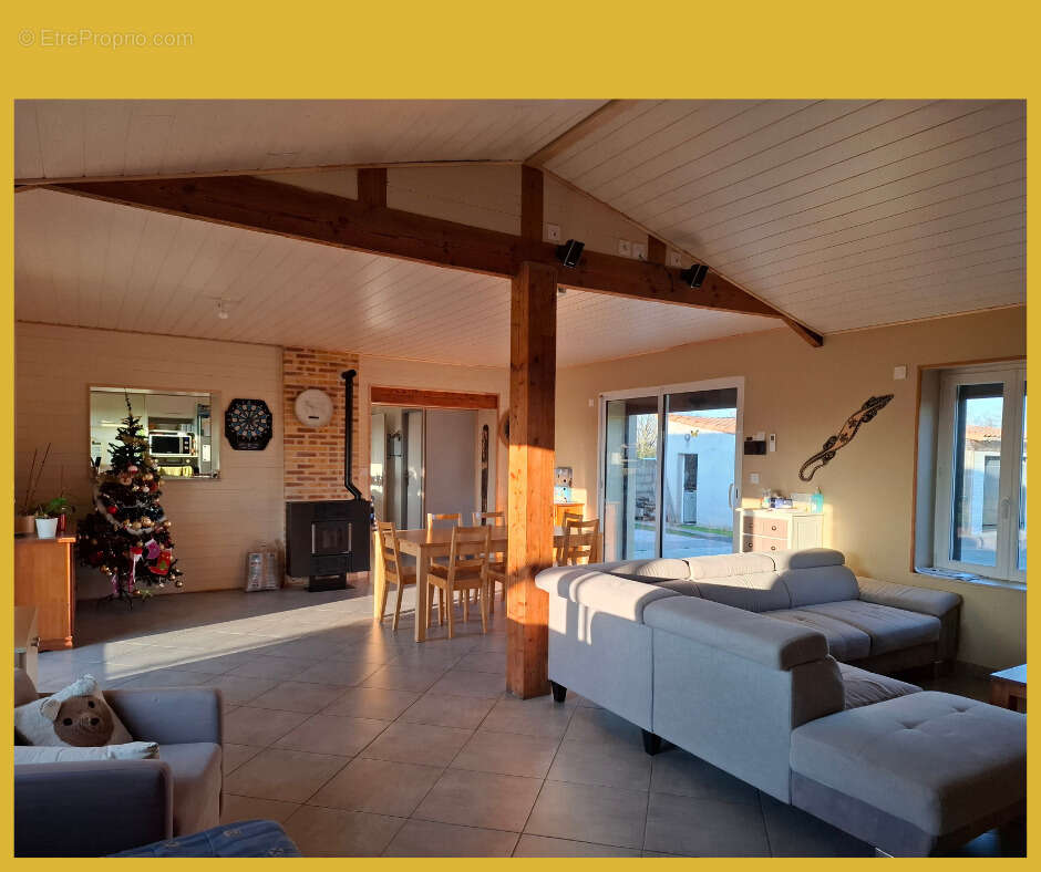 Maison à SAINT-HILAIRE-DE-CHALEONS