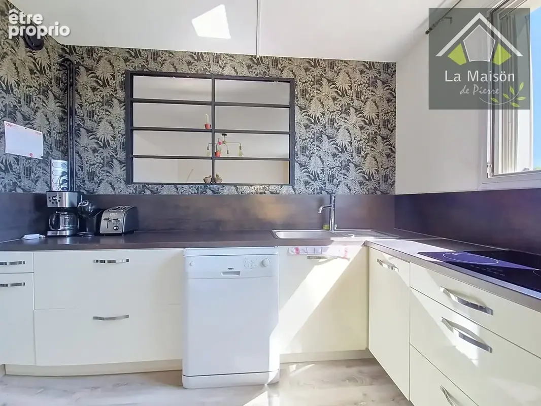 Appartement 4 pièces 77 m² à vendre à Istres (13800) - photo 4