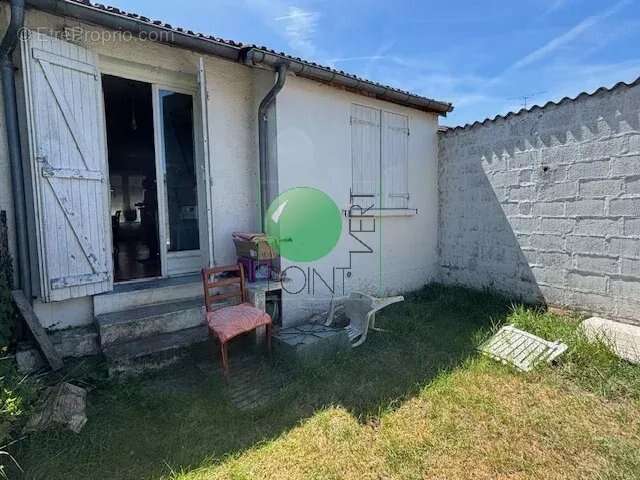 Appartement à BAULNE