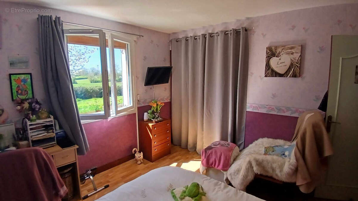 Maison à DUN-LE-PALESTEL