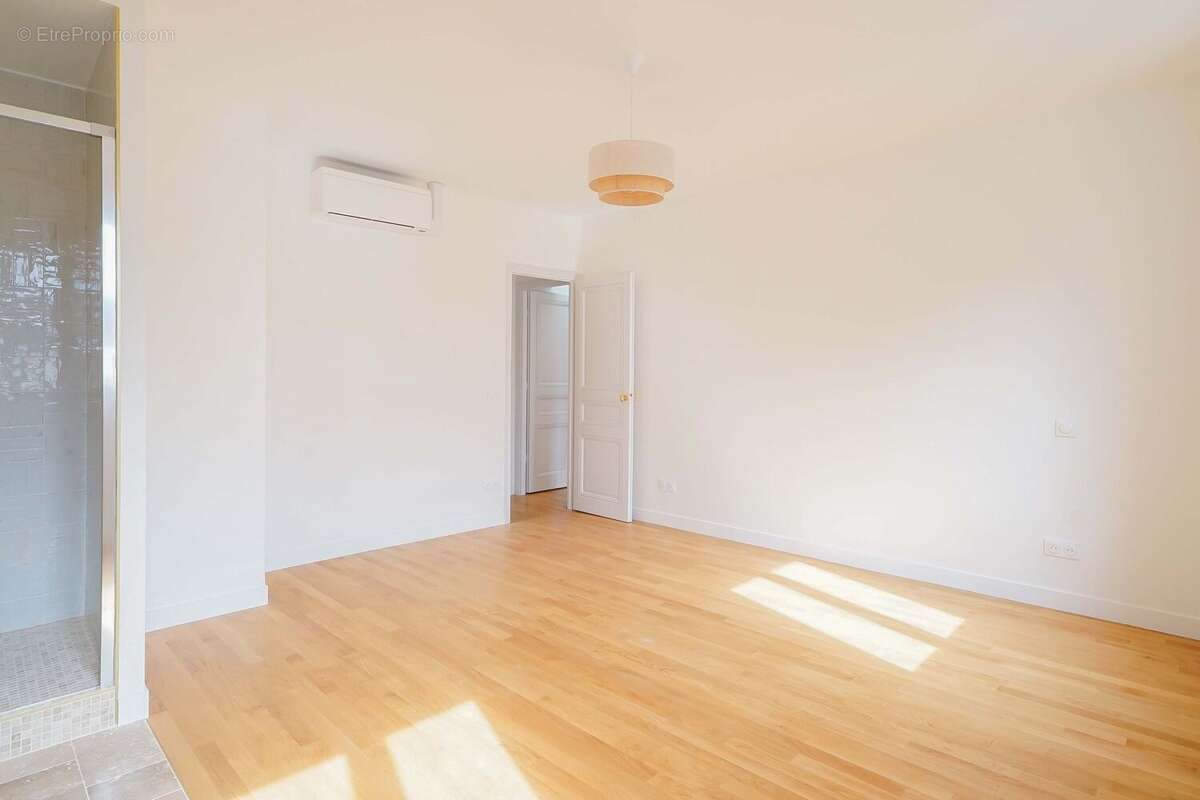 Photo 6 - Appartement à PARIS-8E