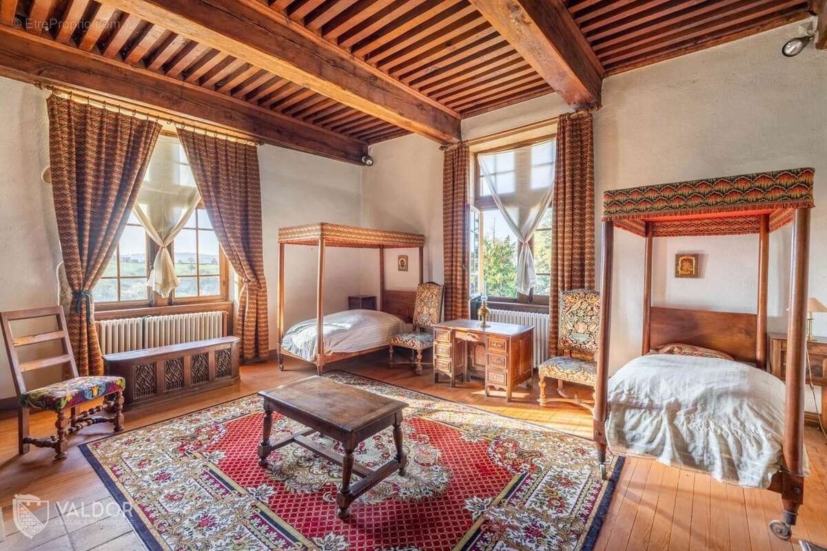 Maison à AMPLEPUIS