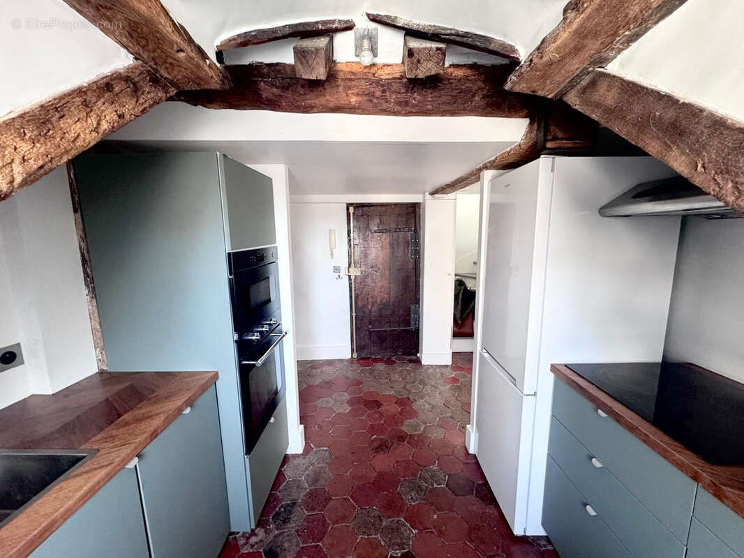 Appartement à PARIS-3E