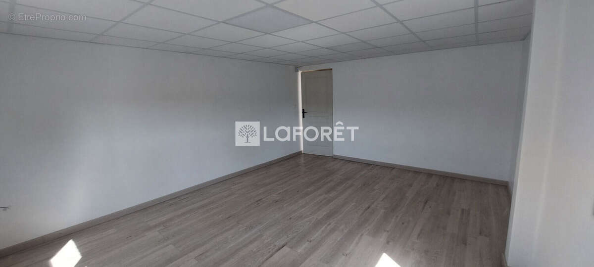 Commerce à TREVENANS