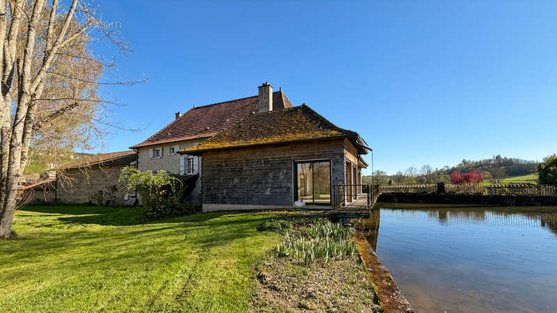 Maison à LA CLAYETTE