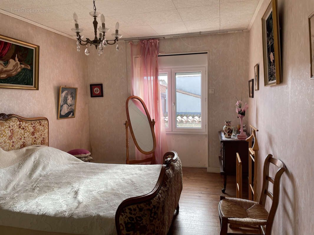 Maison à CROIX-CHAPEAU