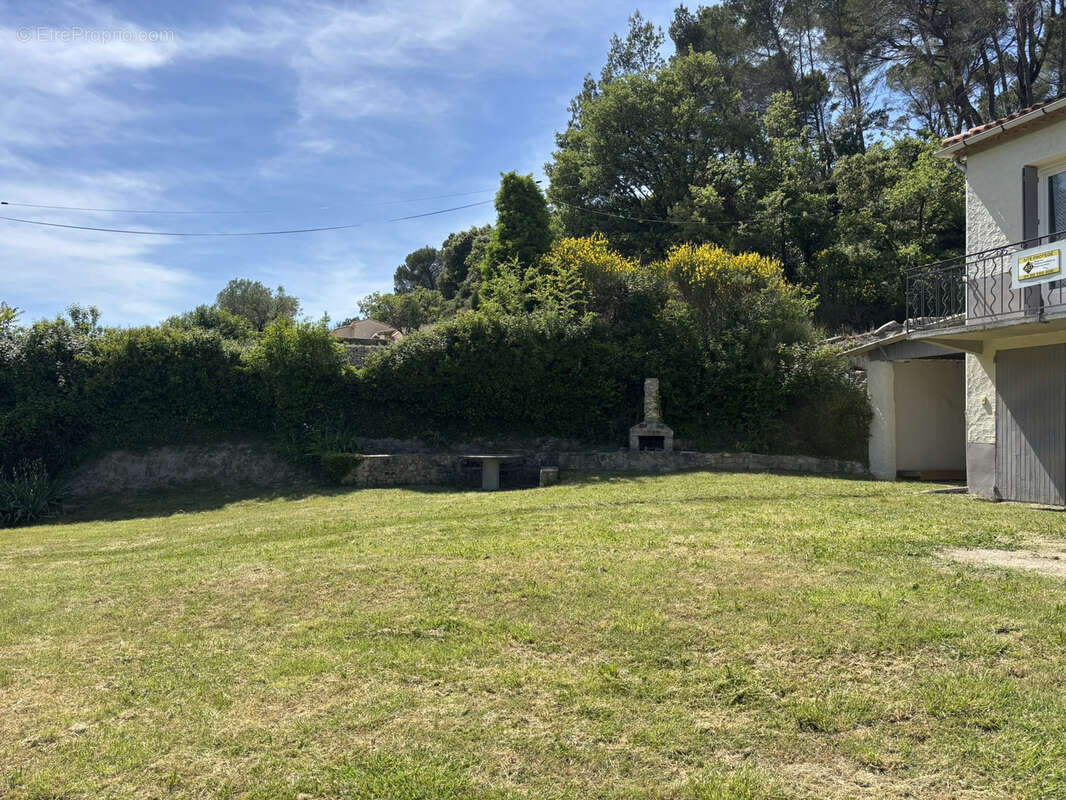 Maison à ENTRECHAUX