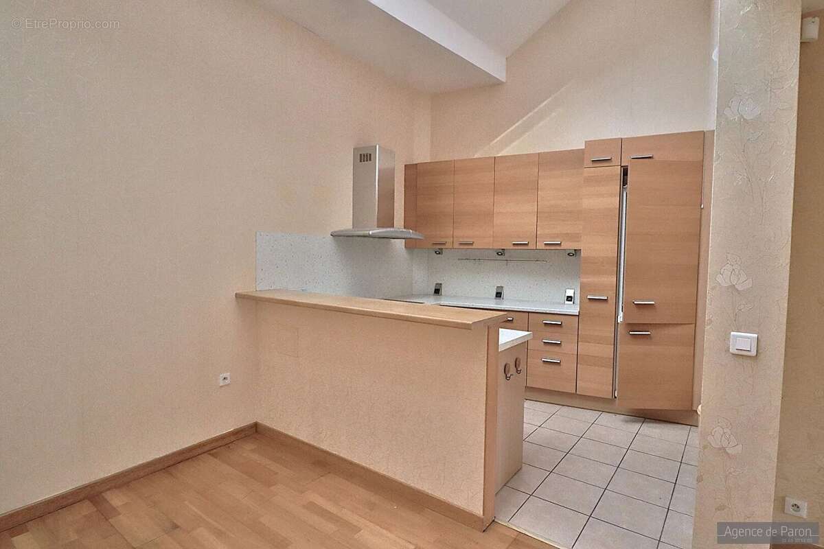 Appartement à VERRIERES-LE-BUISSON