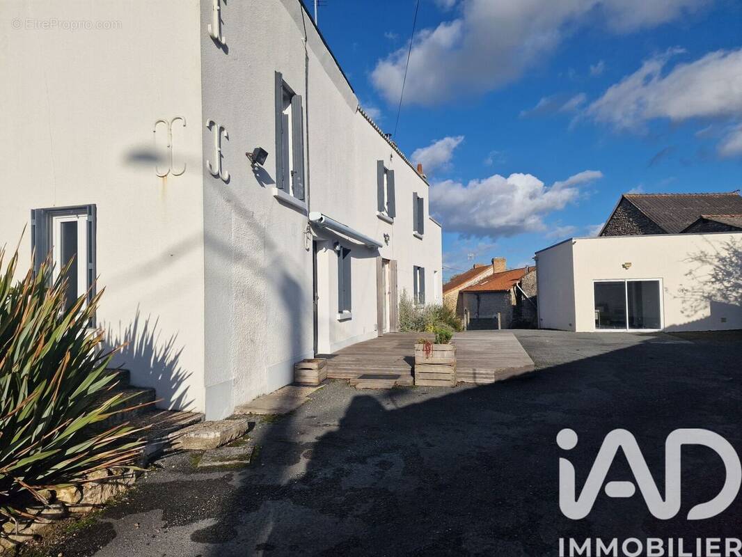 Photo 1 - Maison à MONTREUIL-BELLAY