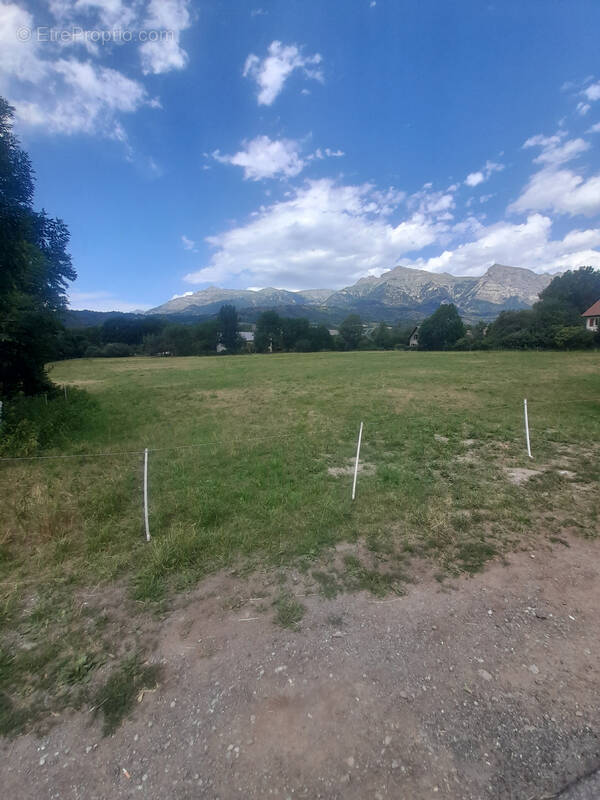 Terrain à CHABOTTES