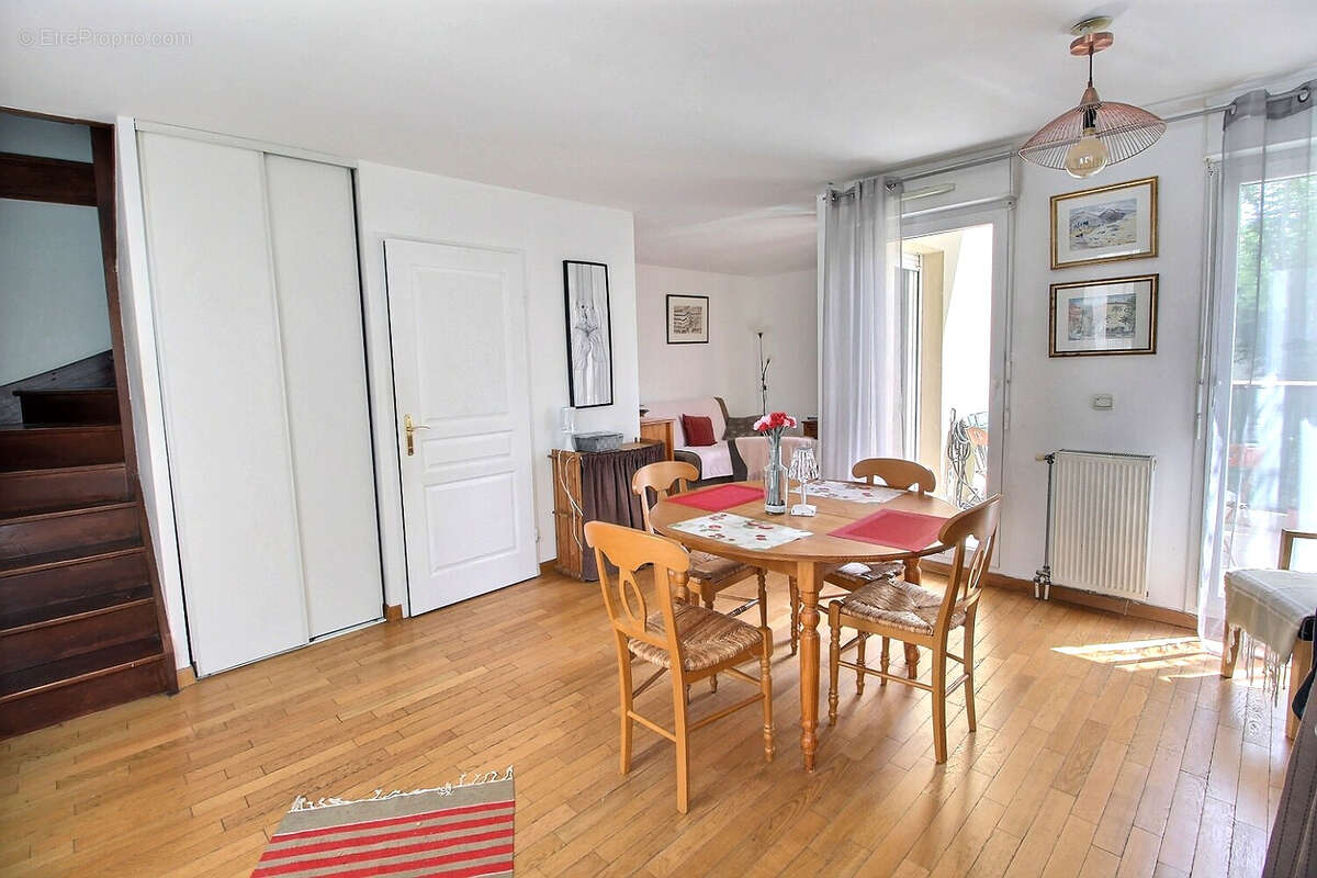 Appartement à GENNEVILLIERS