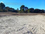 Terrain à MONTAGNAC