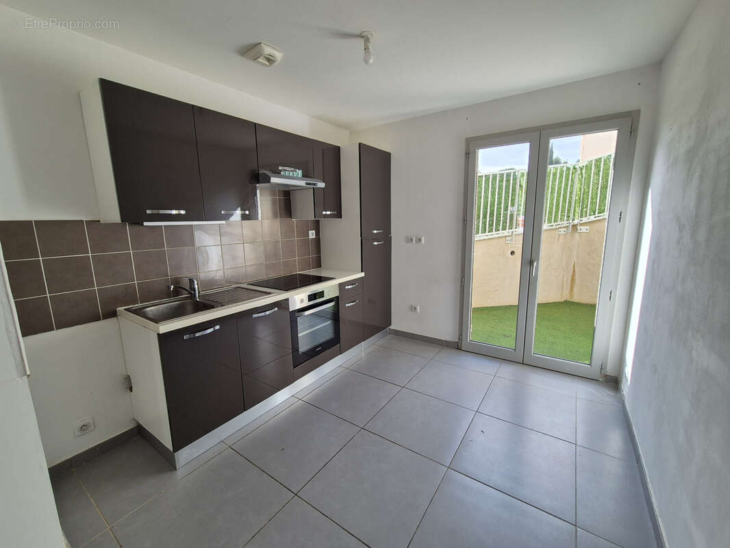 Maison à LE REVEST-LES-EAUX