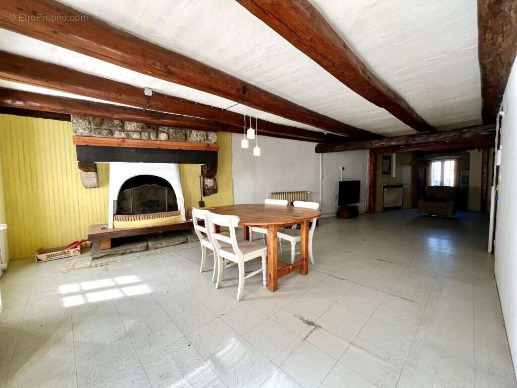 Maison 137 m² à Chateauneuf-De-Randon  - photo 2