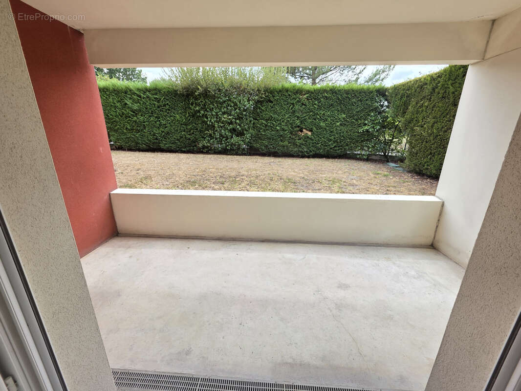 T2 libre terrasse et parking - photo 2
