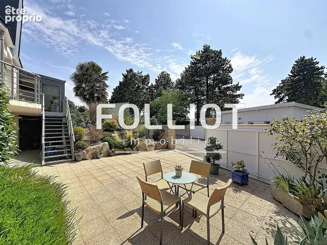 A VENDRE Maison Jullouville 5 pièce(s) 181 m2 - photo 2