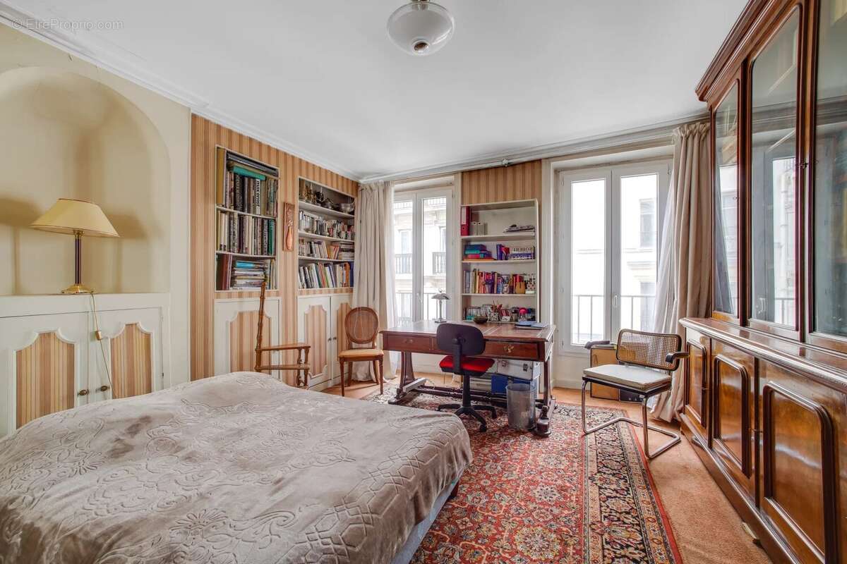 Appartement à PARIS-10E