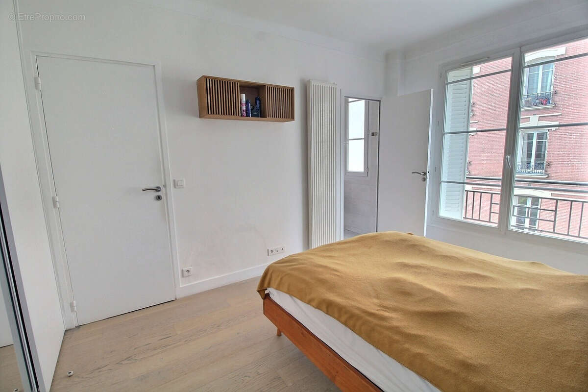 Appartement à LA GARENNE-COLOMBES
