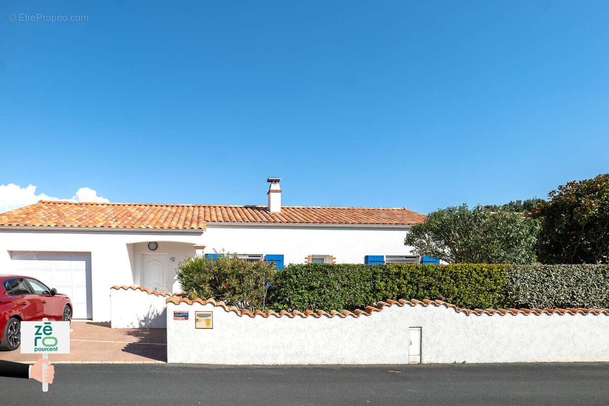 Longeville-sur-Mer   Maison de plain-pied 3 chambres avec piscine, véranda, garage et panneaux solaires   Hype - photo 30