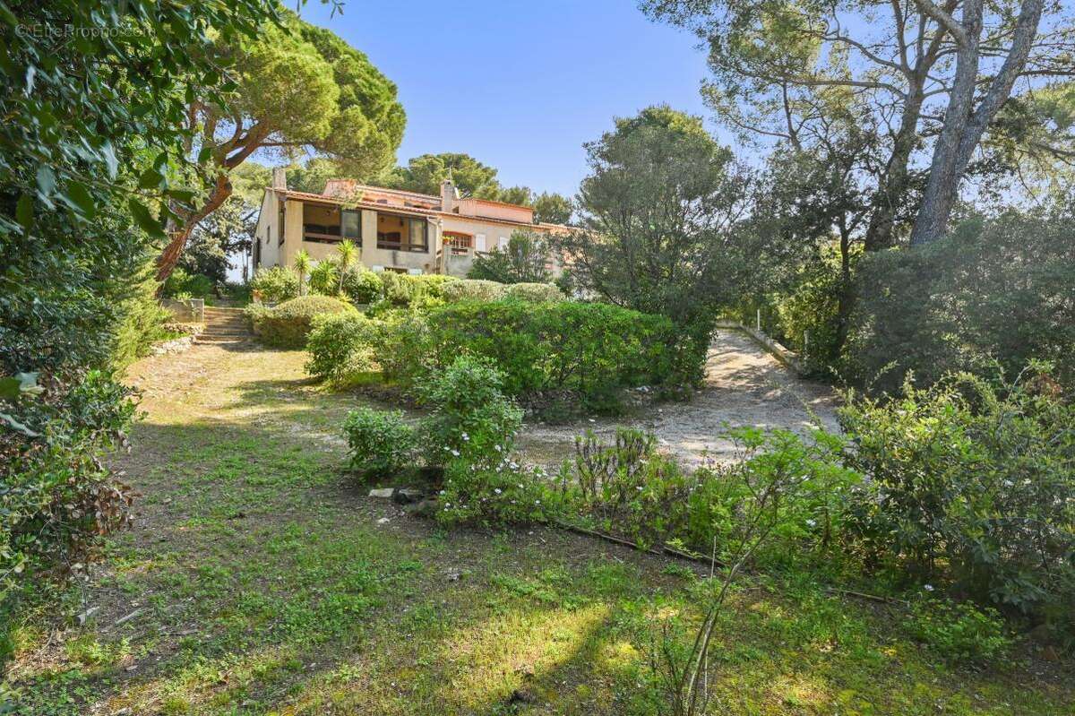 Maison à SIX-FOURS-LES-PLAGES