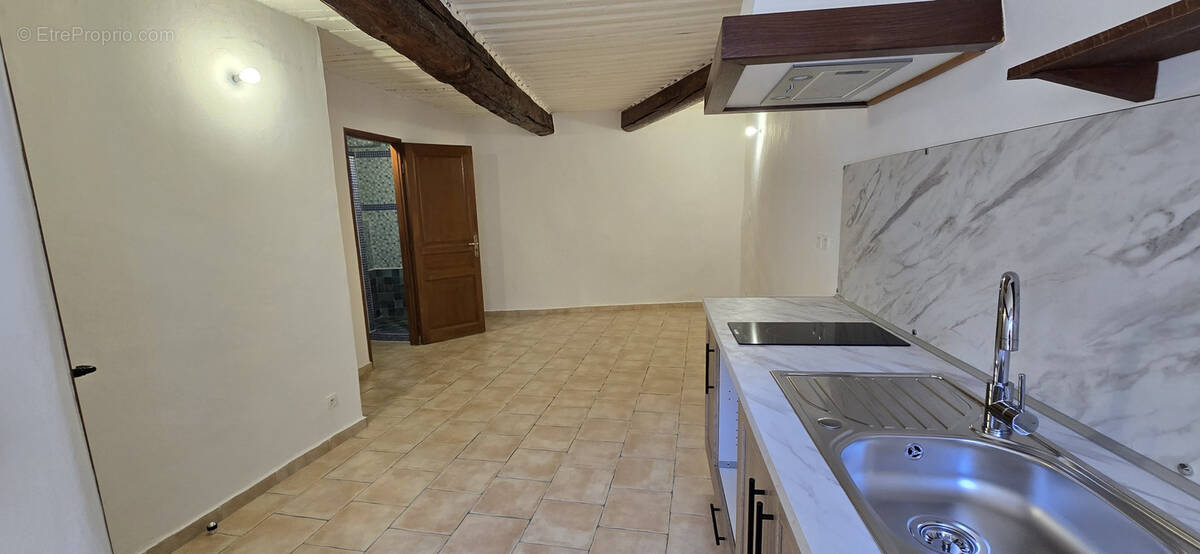 Appartement à SAINT-SATURNIN-LES-AVIGNON