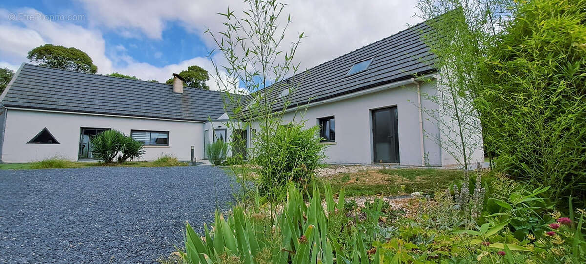Maison à TOURS-EN-VIMEU
