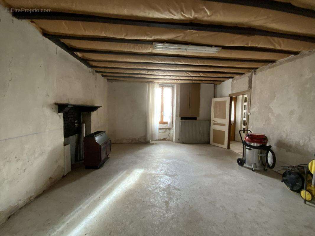 Maison à GENOUILLAC