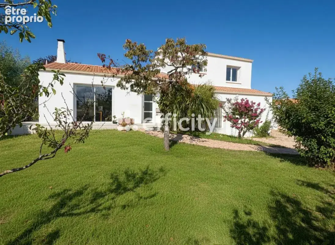 Maison 6 pièces 145 m² à vendre à L'ile-D'olonne (85340) - photo 2