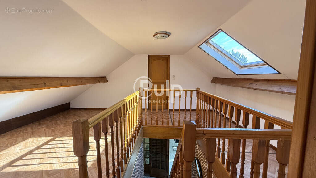 Maison à LE DOULIEU