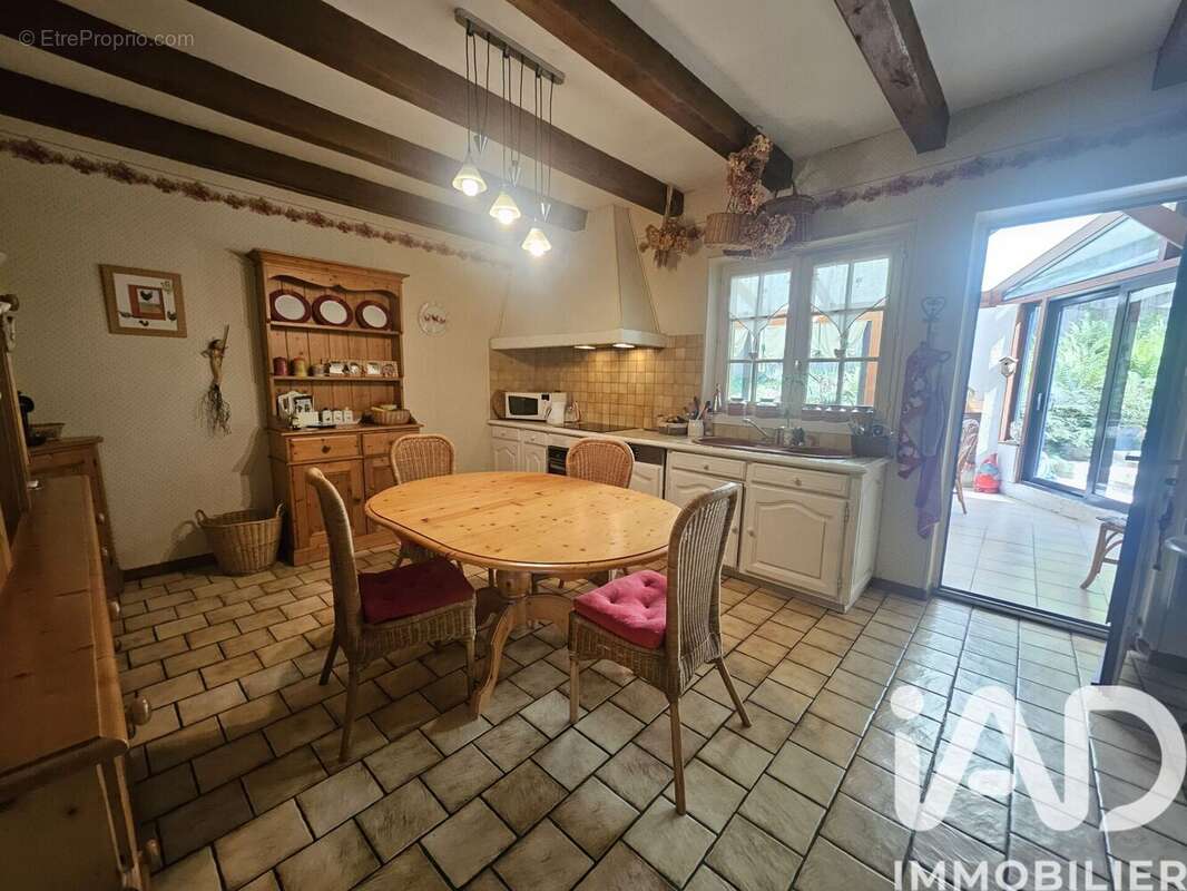 Maison 223 m² à Sainte-Ruffine  - photo 4