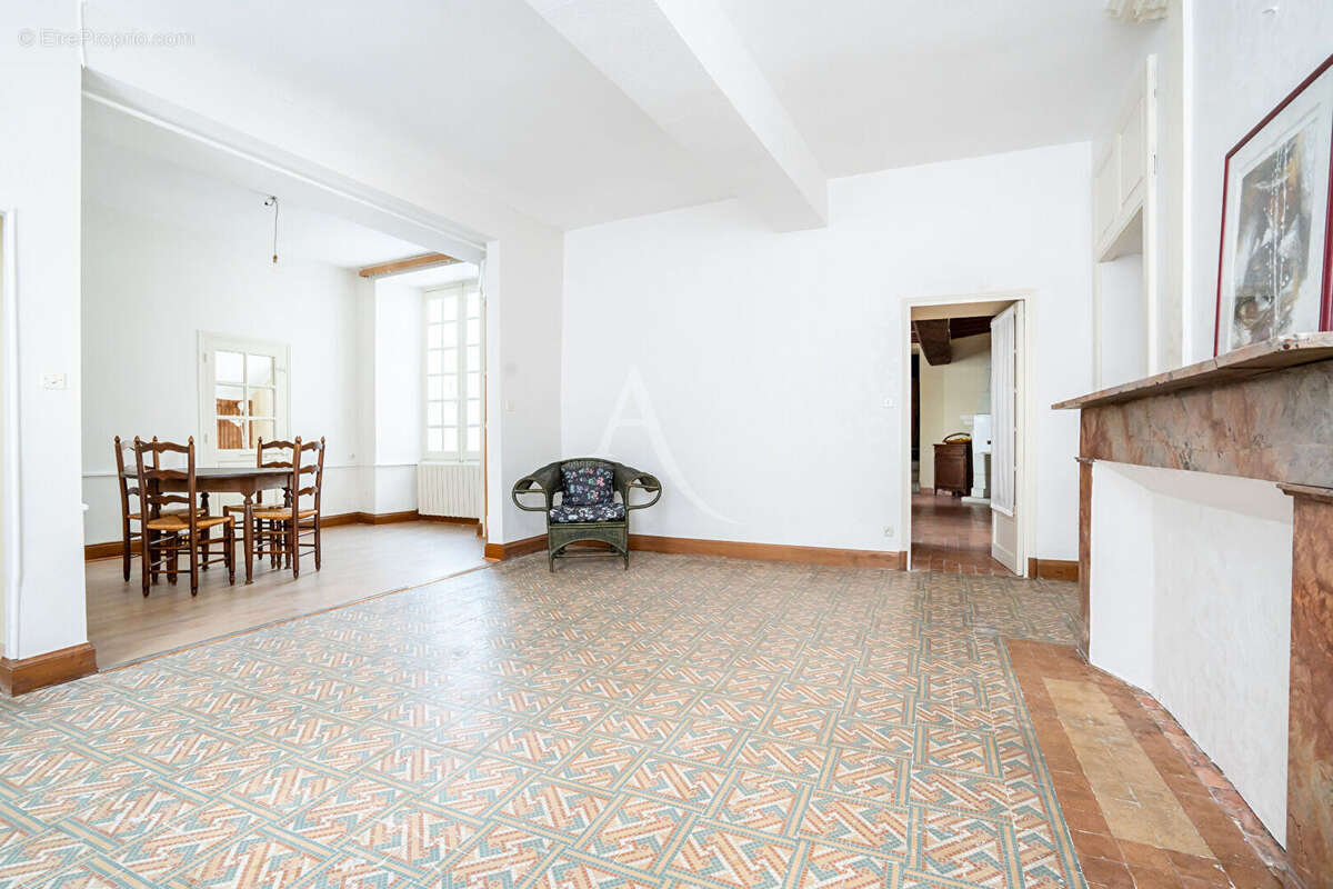 Maison à LE PUY-NOTRE-DAME