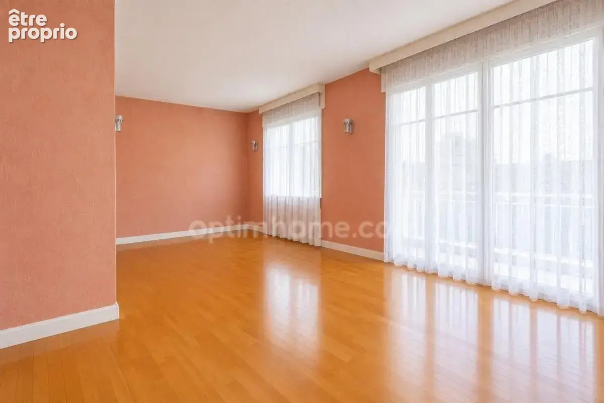 Maison à vendre à Oullins (69600) – 120 m² à rénover, 4 chambres, jardin et entrepôt de 180 m² - photo 5