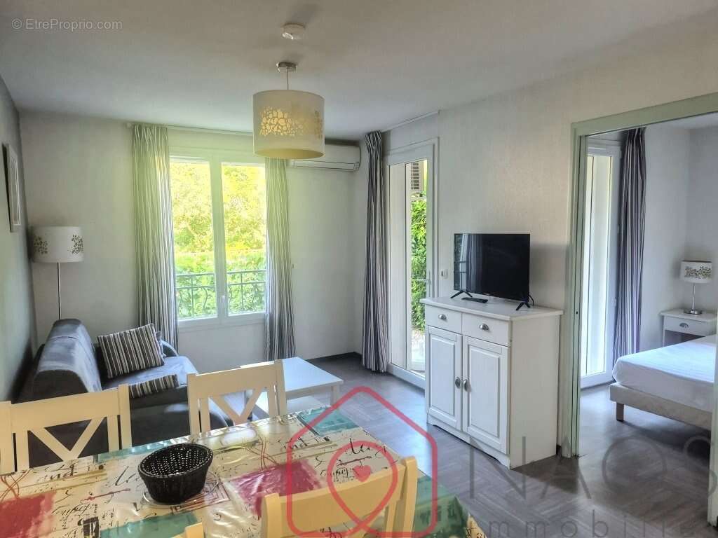 Appartement à GREOUX-LES-BAINS