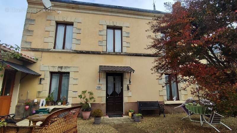 Maison à BRION-PRES-THOUET
