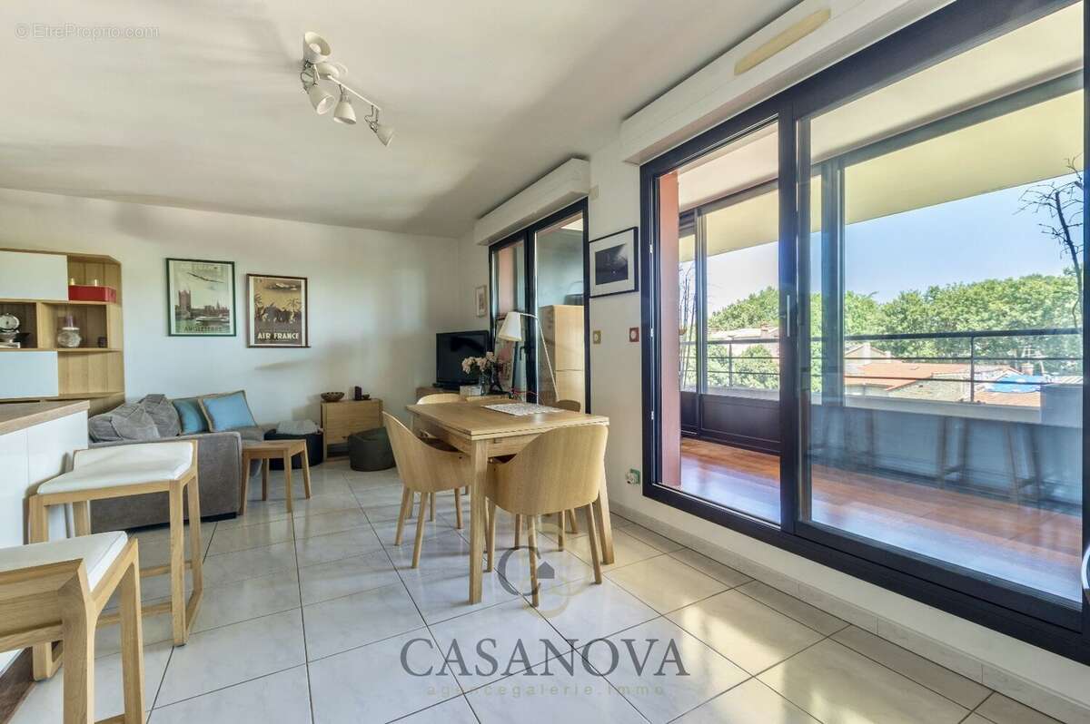 Montpellier Centre  Appartement au sein de la résidence Saint-Charles - photo 5