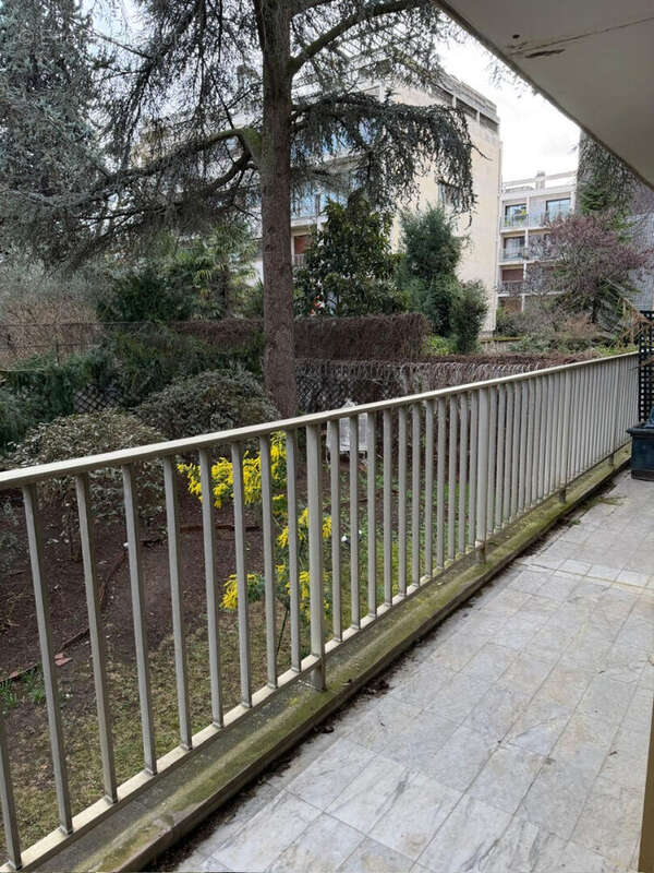 Appartement à NEUILLY-SUR-SEINE