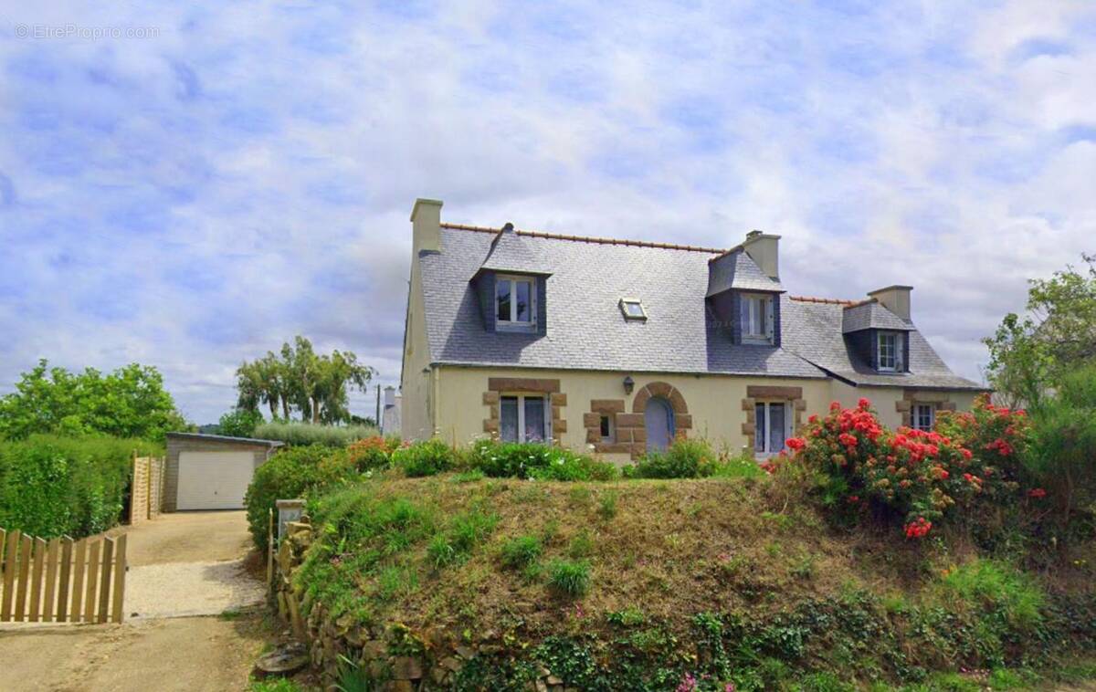 Maison à PLOUGASNOU