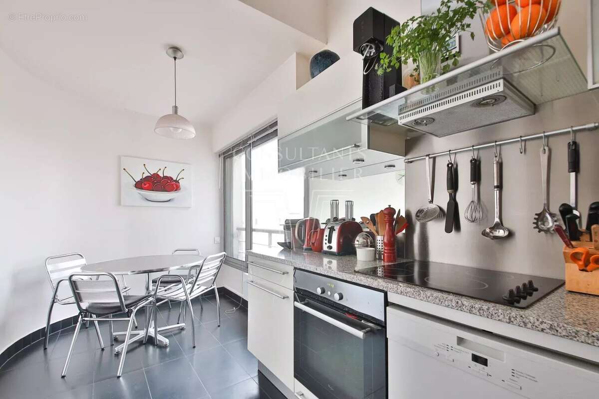 Appartement à PARIS-15E