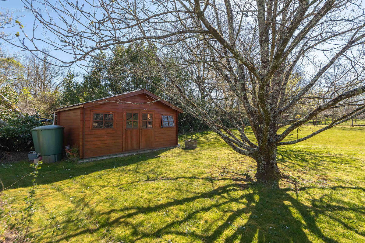 Maison à CAMBLANES-ET-MEYNAC