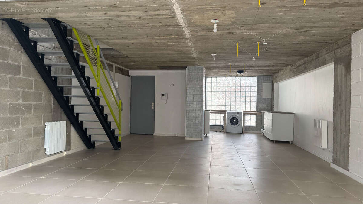 Appartement à PARIS-14E