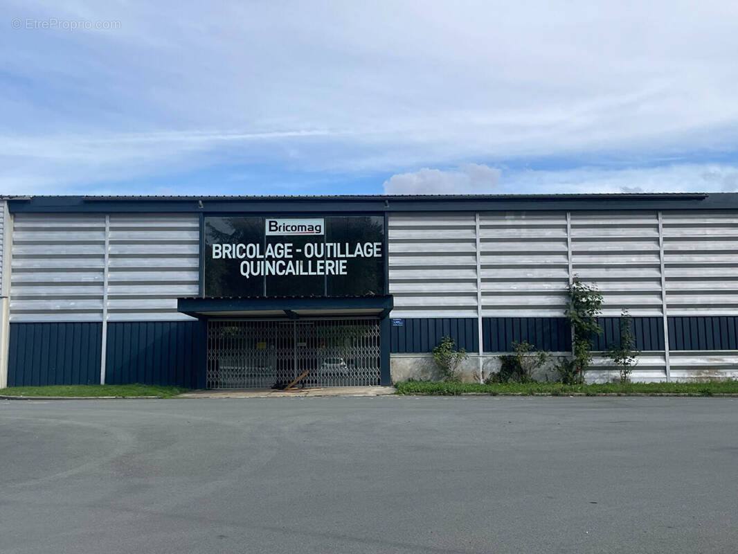 Commerce à MIREBEAU