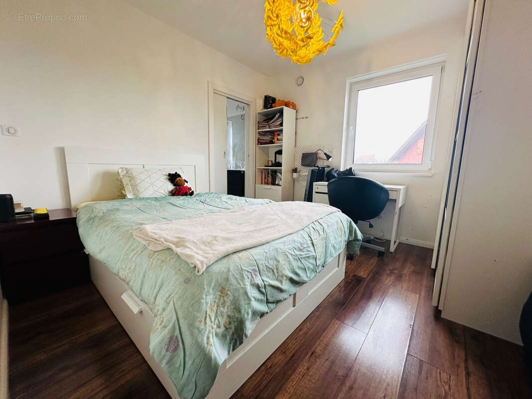 Maison à SAINT-GENIS-POUILLY